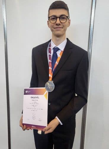 Szász Máté, Divatszabó, 2. hely - Szegedi SZC József Attila Általános Iskola és Szakképző Iskola